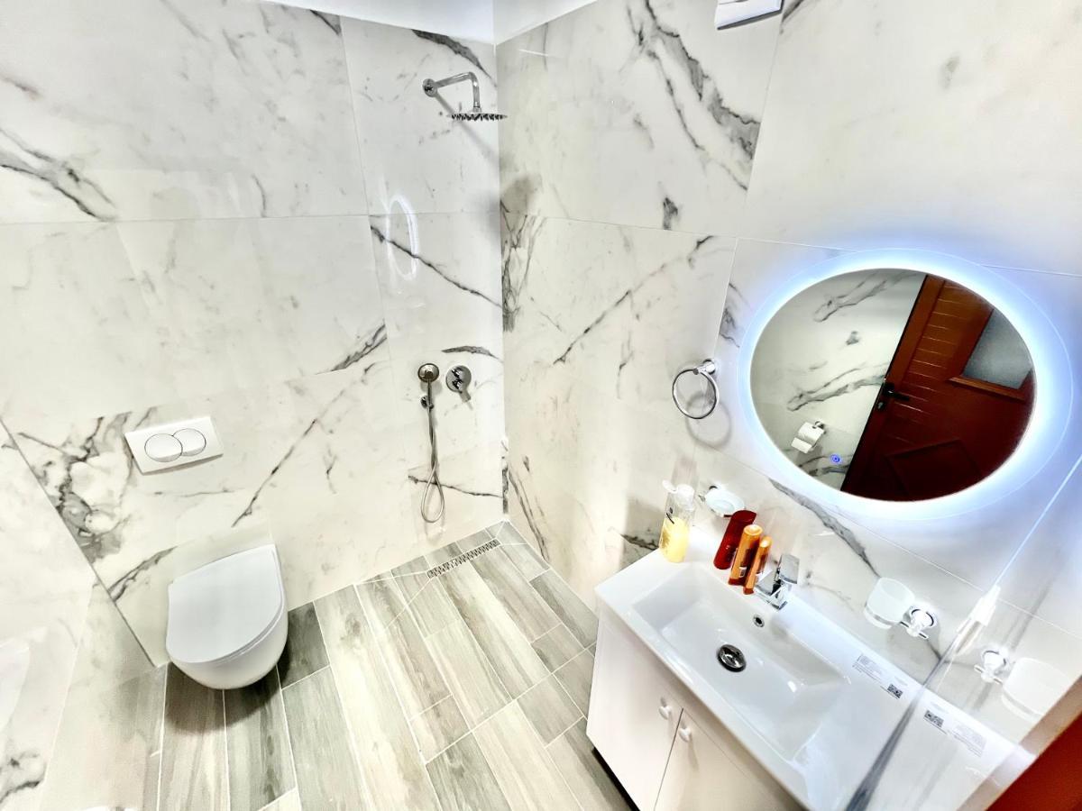 Coral Guesthouse Sarandë 외부 사진