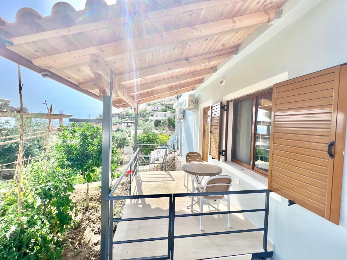 Coral Guesthouse Sarandë 외부 사진