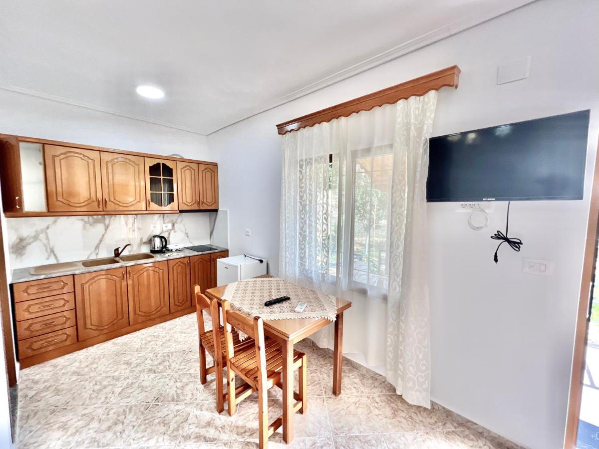 Coral Guesthouse Sarandë 외부 사진