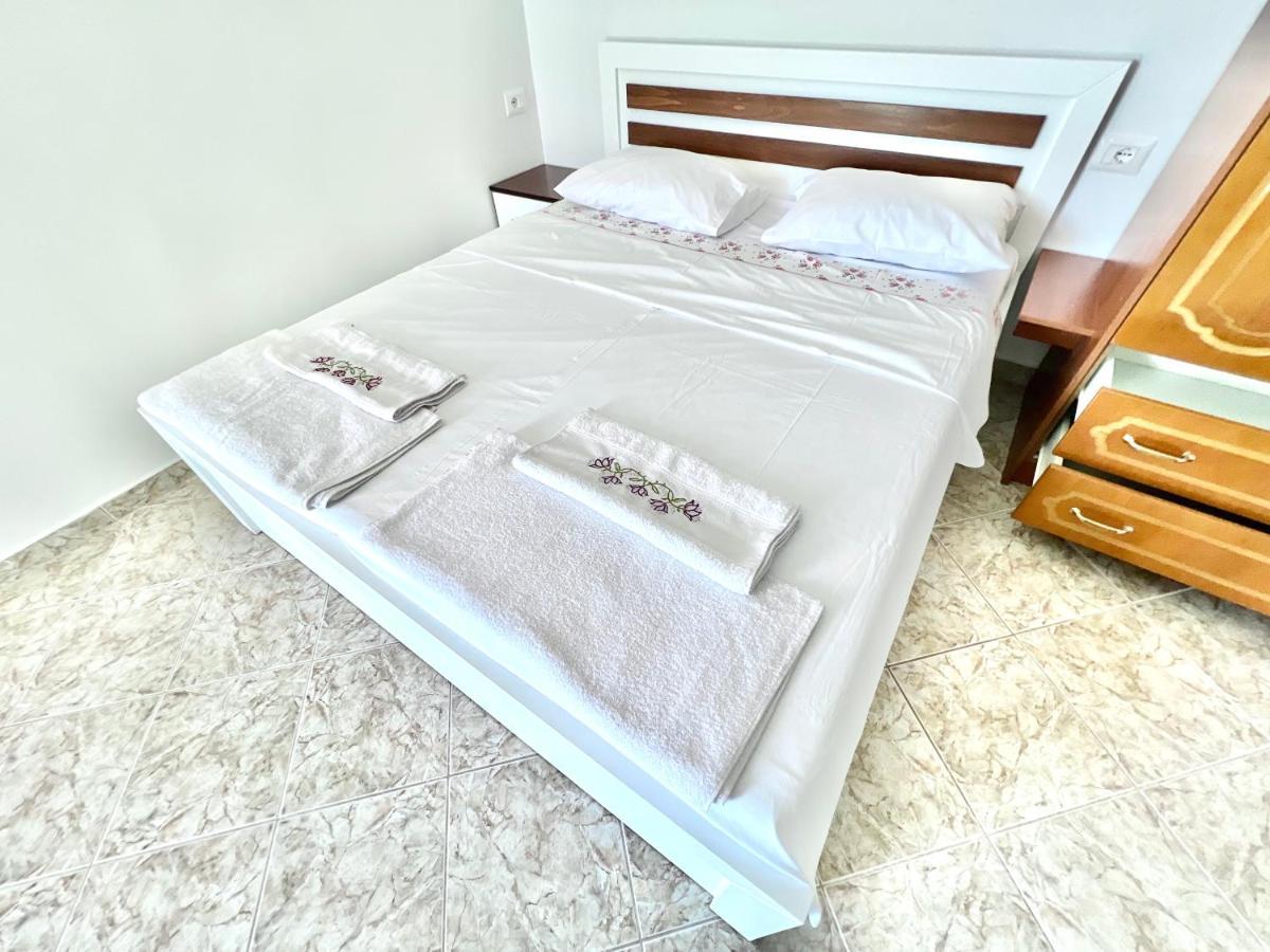 Coral Guesthouse Sarandë 외부 사진