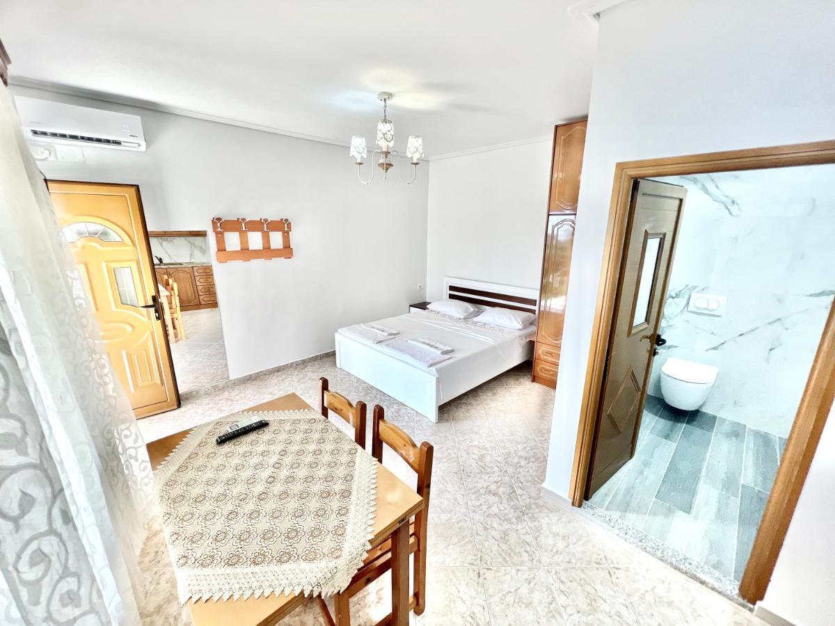 Coral Guesthouse Sarandë 외부 사진