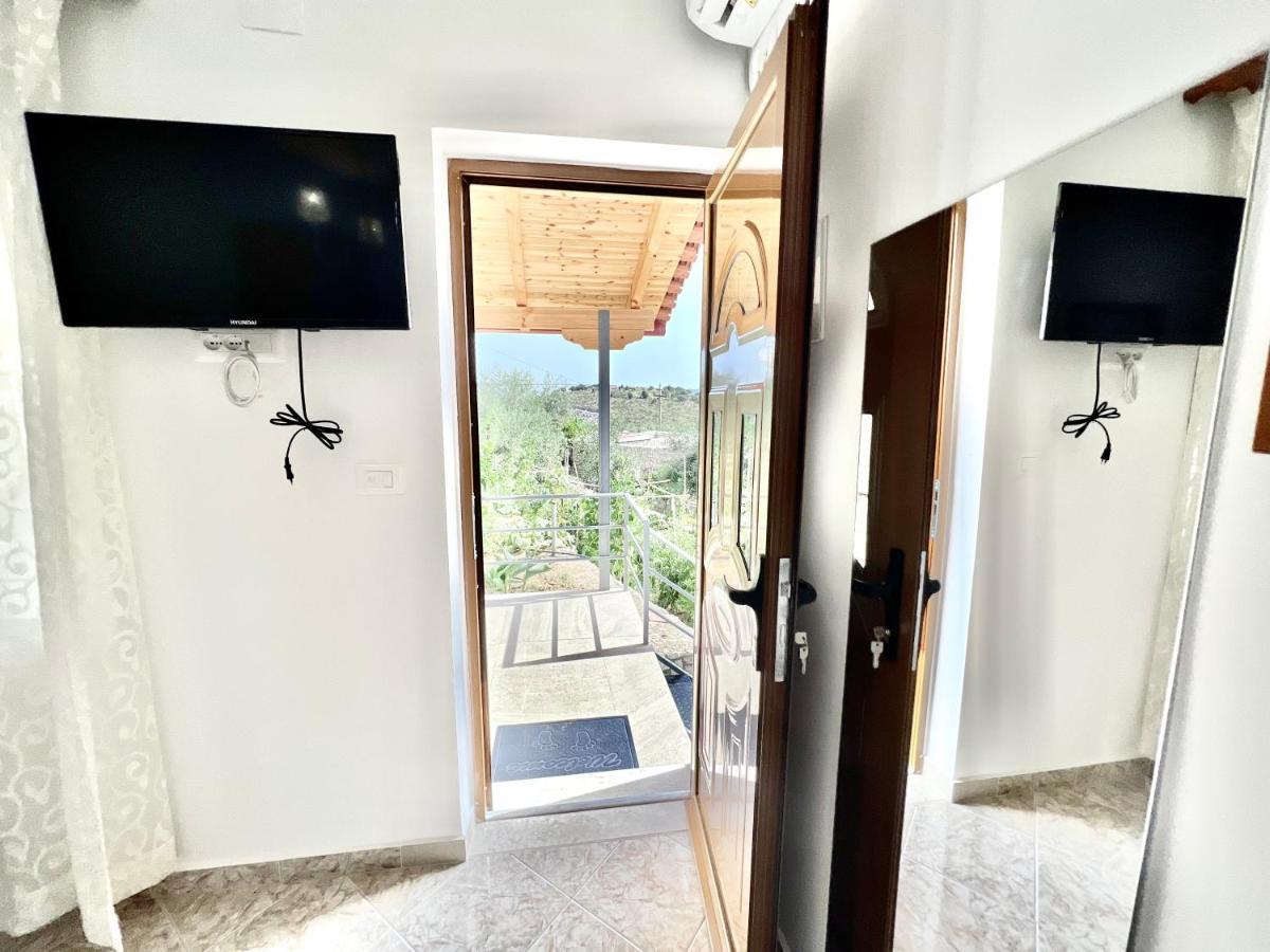Coral Guesthouse Sarandë 외부 사진